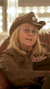 And I feel so... Wild And Lonely...