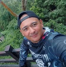 As a straight man/woman, we believe in respecting all genders. It's about  basic human decency and creating a better world for everyone. #Respect  #LGBTQIA+ #EqualityForAll #Humanity #Love 📷: Sir Jack Argota/FB