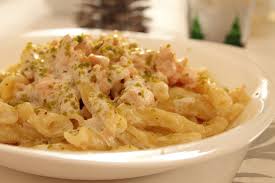Torchietti Con Panna Salmone Fresco E Granella Di Pistacchi Ricetta Ricette Di Cucina Ricette Ricette Di Pasta