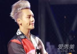 Mar 05, 2021 · 許多陸劇中的男主角不是霸道總裁就是富二代公子哥，大家知道其實不少陸劇明星是現實版的貴公子或白富美嗎？對他們來說當明星只是興趣，就算不工作躺在家裡，也有大把鈔票讓他們花啦！以下這些「隱藏版富二代」陸劇明星，虞書欣是真實白富美，陳偉霆是現實版霸總，黃子韜根本瘋狂亞洲. é™ˆä¼Ÿéœ†çš„å¤´å'æ˜¯ä»€ä¹ˆé¢œè‰²çš„ é™ˆä¼Ÿéœ†çš„å'åž‹ ä¸‰å…«å¥³æ€§ç½'