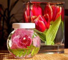 We give you some simple tips on how to preserve fresh flowers that are already cut for longer and with all their splendor. Beautiful Centerpiece Ideas And Unique Gifts Of Flowers Preserved In Glass Jars