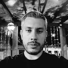 Me envergonhei de mim mesmo quando percebi que a vida é uma festa de  máscaras, e eu participei com minha cara real.” Franz Kafka