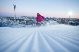 Hammarbybacken ägs av stockholms stad och skidanläggningen drivs av skistar ab. Nu Oppnar Hammarbybacken For Skidsasongen Thatsup