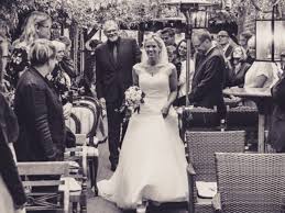 Hier haben wir für sie zusammengefasst, nach wie viel jahren man welchen hochzeitstag feiert und wie man die verschiedenen hochzeitstage bezeichnet. Hochzeit In Nrw Traufraulein Freie Trauung Hochzeitsplanung