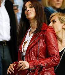 How To Wear A Leather Jacket Over 40 Practical Tips Outfit Ideas For Women In Their 40s And Beyond In 2020 Leather Jacket Leather Jackets