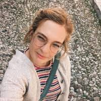 Nicole Hartig's Instagram, Twitter & Facebook