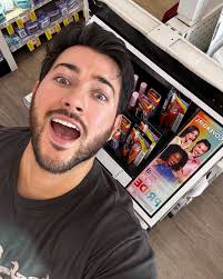 OMGGGOMG YALL IM A COVERGIRL!!!!! What is life what is happening I'm  SCREAMING 🤯🥹 what an absolute honor to be one of the faces for @covergirl  @sally_hansen and @glaad to celebrate PRIDE