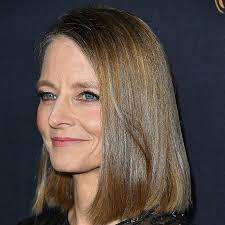 Visage rond effilé dégradé mi long coupe de cheveux femme. Quelle Coupe De Cheveux Mi Longue Apres 50 Ans