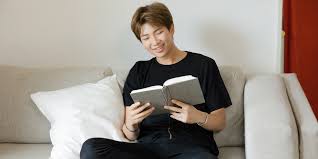 September 1994 in ilsan, südkorea), seit november 2017 bekannt als rm (früher rap monster), ist ein südkoreanischer . Bts Leader Rm A K A Namjoon Donates 100 Million Won To An Art Museum