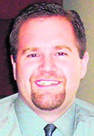 Tantasqua students help out elderly resident