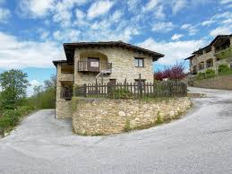 Vendita Appartamento Roburent. Trilocale in via Tetti 2. Ottimo stato,  primo piano, posto auto, con terrazza, riscaldamento autonomo, rif. 81986212