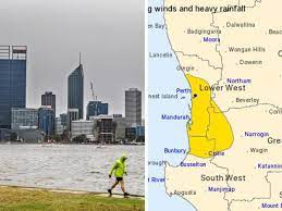 Looking at the weather in perth, australia over the week, the maximum temperature will be 18℃ (or 65℉) on friday 2 nd july at around 2 pm. Hh4qvbeneincjm
