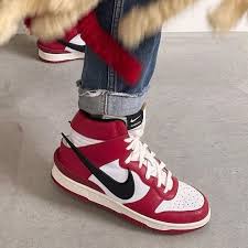 Sneaker News On Instagram Yoon Ambush Reveals A Tasty Chicago Version Of Her Ambush Dunks Although She Sadly Notes Them In 2021 Sneakers Nike Dunks Sneakers Nike