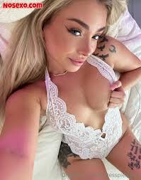 Porno Brasileiro Amador - Lizzie Grey nude loira linda perfeita se masturbano with passion