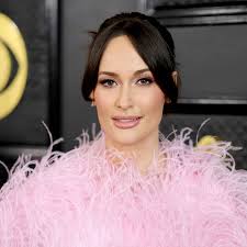 Kacey Musgraves uses pink flowers for whimsical deocr touch