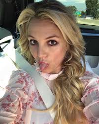 Today i'm outside, and i'm about to do a little bit of yoga to open up my back and my. Britney Spears Instagram And Social Media Pics 43 Gotceleb