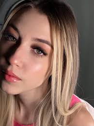 Hey gorgeous! 💕 Welcome to our space made just for beauty pros ✨ ** We're  here to help you grow your confidence, community, and business! If you're  looking to book more clients,