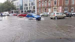 L'expression recouvre les inondations dues aux crues des rivières, des torrents de montag. Arras La Ville Touchee Par Les Inondations Video