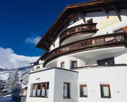 Sie wohnen hier nur 5 gehminuten vom meeresmuseum ozeaneum entfernt. 721 Echte Bewertungen Fur Haus Wullfcrona Booking Com