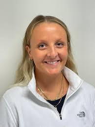 Det händer grejer på kliniken 😀 Sedan 1 oktober finns Julia Johansson hos  oss på halvtid. Julia är fysioterapeut och jobbar också till dels på  Kronoparkens VC.