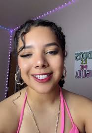 Dunia Santos's Instagram, Twitter & Facebook