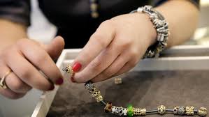 Pandora har svært ved at ramme japanerne