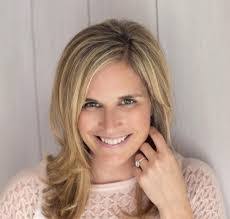 Jennifer Lahey's Instagram, Twitter & Facebook