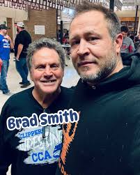 Just walked in the doors at The Fort Madison Invite and already ran into  the 🐐! Brad Smith is here coaching Clear Creek Amana HS! He was my  freestyle club coach for
