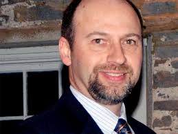 Five candidates woo disenchanted voters