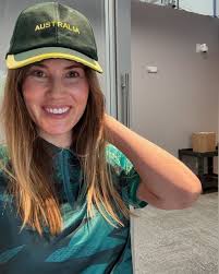 Georgia Howe's Instagram, Twitter & Facebook