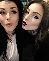 Gia And Ryan Ryan Ashley Female Tattoo Artists Tattoo People