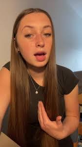 Faith Hoskins's Instagram, Twitter & Facebook