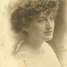 Staunch Character : Edith Bouvier Beale, Jr. of Grey Gardens