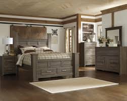 Juararo Transitional Queen Poster Bed With Footboard Storage By Ashley Signature Design Furniture Dormitorios Juegos De Cuarto Camas