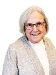 Sandra Ames's Instagram, Twitter & Facebook