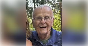 Amy Molter's Instagram, Twitter & Facebook