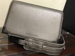 Jual tas selempang charles keith sling bag fashion. Tas Charles And Keith Original Sling Bag Wanita Tas Selempang Charles Keith Fesyen Wanita Tas Dompet Di Carousell