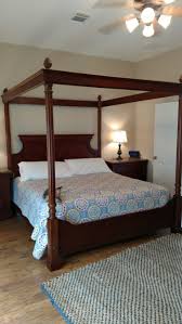 Shop poster bedroom sets in a variety of styles and designs to choose from for every budget. Bassett Chris Madden Collection King Bedroom Suite For Sale In Cypress Tx Offerup