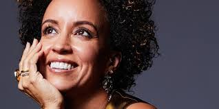 Lauren Harwell's Instagram, Twitter & Facebook