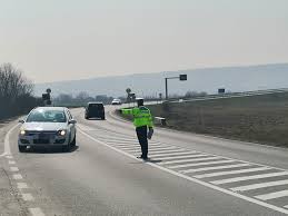 Sefa serviciului rutier din cadrul ipj vaslui, anca ranghiuc, face câteva recomandãri soferilor aflati în trafic. Vitezomanii È™i È™oferii ImprudenÈ›i Bantuie Pe È™oselele Din JudeÈ›ul Vaslui Est News
