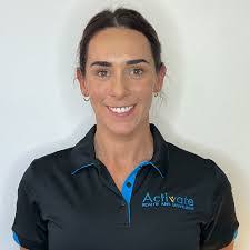 Rochelle Bennett's Instagram, Twitter & Facebook