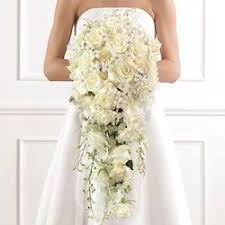 As well experienced florists we offer attractive flower arrangements to suit any kind of occasion from traditional styles to modern. Bridal Bouquets At Rs 600 Piece Flower Bouquet Id 9883845212