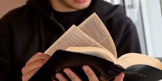 Resultado de imagem para biblia