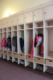 Garderobe Kindergarten Garderobe Kindergarten In Garderobe Kindergarten Woodland Kindergarten Interior Daycare Design Daycare Decor