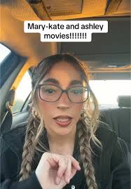 Iconic Mary-Kate & Ashley Knitted Sweater Unveiled