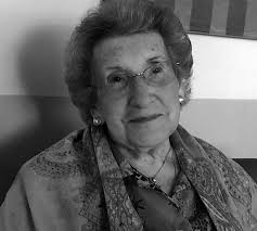 Isabel Díaz Ayuso recibe a un grupo de mayores de Amavir en la sede de la  presidencia de Madrid