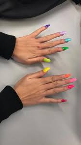 Regenbogen Nagel Schwamm Nageldesign Nageltrends Rainbow Nails Birthdaynails Pastellnagel Regenbogen Nagel Nagelideen