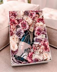 I Nostri Flower Box Appartengono Alla Categoria Delle 3b Belli Buoni Brillanti Controlla Tutti I Flower Box Gift Diy Wedding Gifts Flowers Bouquet Gift