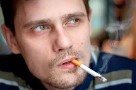 Smokers stok fotoğraflar, telifsiz resimler, görseller