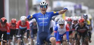 The 204 kilometres route features thirteen climbs and seven cobbled sectors. Voorbeschouwing Omloop Het Nieuwsblad 2022 Wielerflits